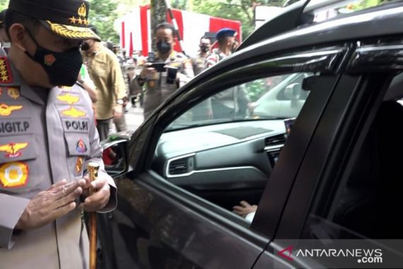 Kapolri Jenderal Listyo Turun Langsung Pantau Penerapan Prokes di Taman Safari - JPNN.COM