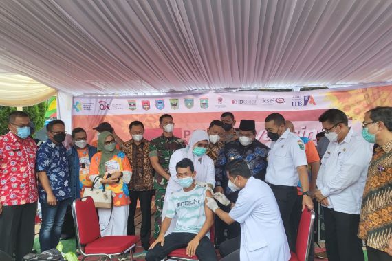 Pasar Modal Indonesia Distribusikan 541 Ribu Dosis Vaksin ke Wilayah Sumatera - JPNN.COM