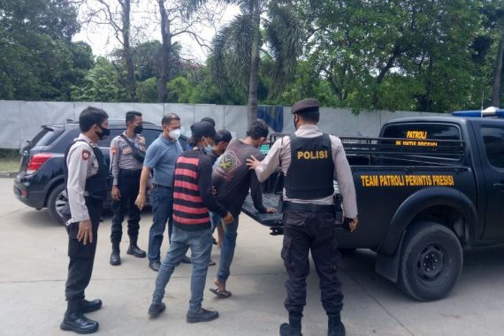 Bikin Resah, 4 Pelaku Pungli di Pintu Keluar Tol Ini Dibekuk Polisi - JPNN.COM