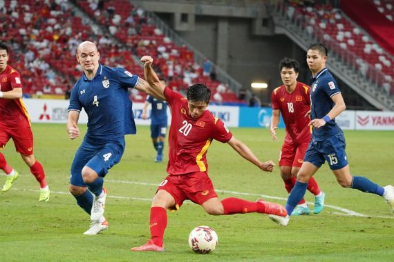 Laga Vietnam vs Thailand Penuh Kontroversi, Keputusan Wasit Dianggap Keliru - JPNN.COM