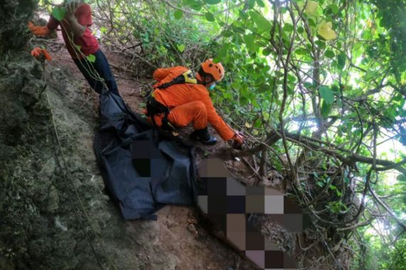 Gempar! Ada Mayat Wanita Telentang di Tebing Karang Boma, Polisi Ungkap Petunjuk Ini - JPNN.COM