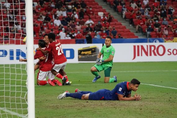 Indonesia Vs Singapura 4-2: Diwarnai 3 Kartu Merah, Garuda Koyak Singa Asia Tenggara - JPNN.COM