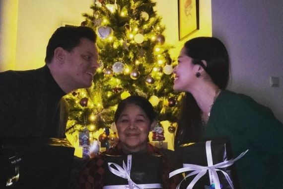 Gracia Indri Rayakan Natal Pertama Setelah Lepas Status Janda - JPNN.COM