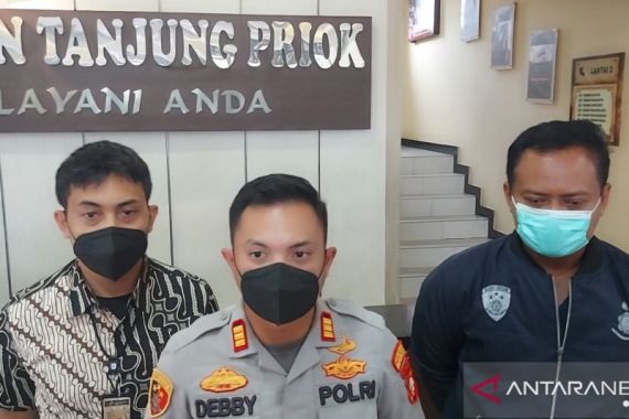 Detik-Detik 4 ABK KM Indo Marina 5 Bersimbah Darah Ditusuk Rekannya di Atas Kapal - JPNN.COM