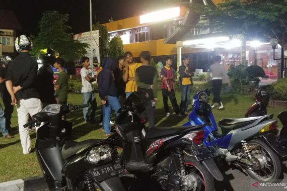 Anak Buah Kombes Imran Datang, Puluhan Pelaku Balap Liar Lari Tunggang-langgang - JPNN.COM
