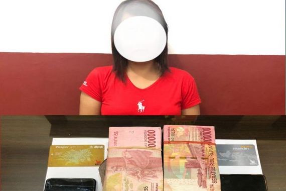 Mbak Ari Setor Uang Ratusan Juta Rupiah ke Rekening Suami, Ternyata Hasil Berbuat Dosa - JPNN.COM