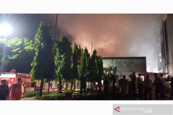 Kompleks Rumah Sakit Kariadi Semarang Terbakar - JPNN.COM