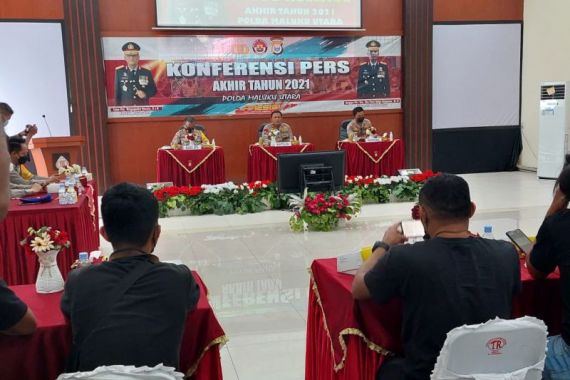 8 Anggota Polisi Dipecat, Irjen Risyapudin Nursin Bilang Begini - JPNN.COM