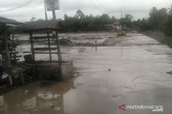 Sejumlah Desa di Lumajang Diterjang Banjir Lahar Dingin Gunung Semeru - JPNN.COM