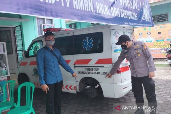 4 Ban Mobil Ambulans Dicuri Maling, Pelaku Terekam CCTV, Sungguh Terlalu - JPNN.COM