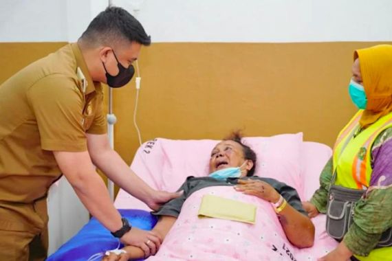 Nenek Ramadhoni Dipukuli Begal, Motornya Dirampas, Wali Kota Bereaksi Keras - JPNN.COM