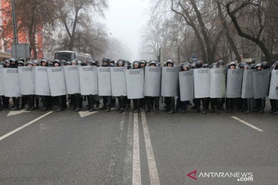 Kerusuhan di Kazakhstan Mereda, Polisi dan Intel Mulai ‘Bersih-Bersih’ - JPNN.COM