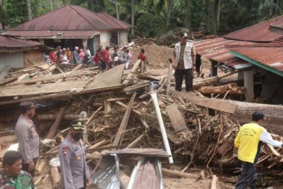 Ribuan Warga Korban Banjir Bandang di Palas Terancam Kehilangan Tempat Tinggal - JPNN.COM