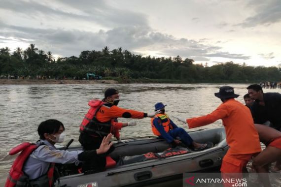 Terseret Arus Sungai, Aidil Ditemukan Sudah Meninggal - JPNN.COM