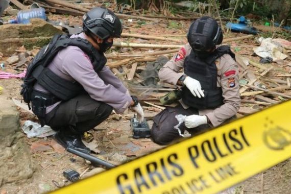Brimob Menyisir Lokasi Ledakan di Pandeglang, Hasilnya? - JPNN.COM