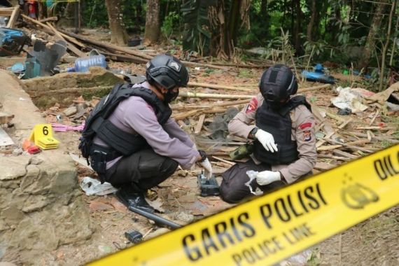 Ledakan di Pandeglang Banten, Suami Tewas, Istri Luka Berat  - JPNN.COM