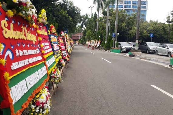 Wali Kota Bekasi Ditangkap KPK, Penggantinya Kebanjiran Karangan Bunga - JPNN.COM