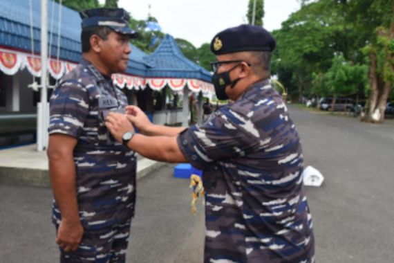 Selamat, Wakasal Laksdya TNI Ahmadi Heri Purwono Terima Brevet Kehormatan Arsenal - JPNN.COM