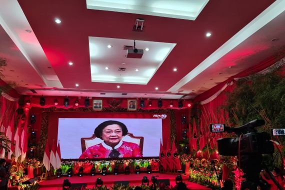Megawati Sebut Masih Ada yang Mendiskreditkan Jokowi di Tengah Pandemi - JPNN.COM