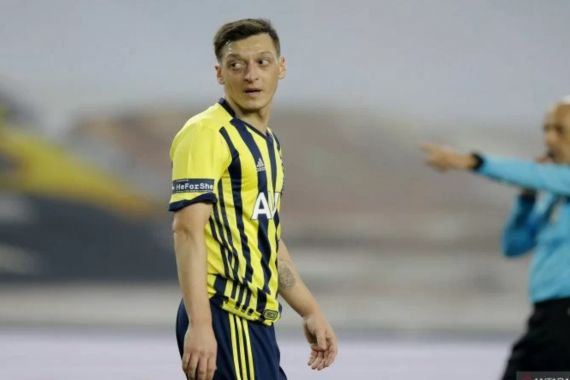 Jika Mesut Ozil Bergabung, RANS Cilegon Kandidat Juara Liga 1? - JPNN.COM
