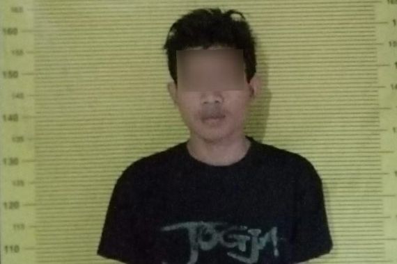 Pria Asal Surabaya Ini Terjatuh saat Menjambret Ponsel Korban di Stasiun Gubeng Lama - JPNN.COM