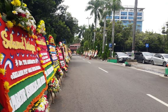 Pemkot Bekasi Anggarkan Rp 1,1 Miliar untuk Karangan Bunga, Kota Bogor Cuma Sebegini - JPNN.COM
