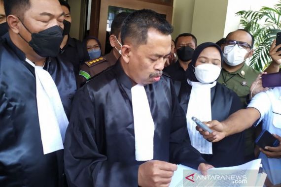 Herry Wirawan Dituntut Hukuman Mati dalam Perkara Pemerkosaan 13 Santriwati - JPNN.COM