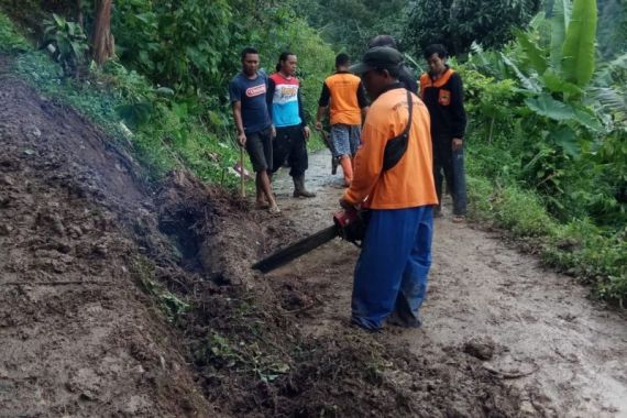 Hujan Deras Akibatkan Longsor di 2 Desa Kabupaten Kudus - JPNN.COM