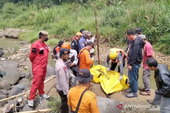 4 Hari Hanyut di Sungai Cisadane, Rizki Ramadhan Ditemukan Tewas - JPNN.COM