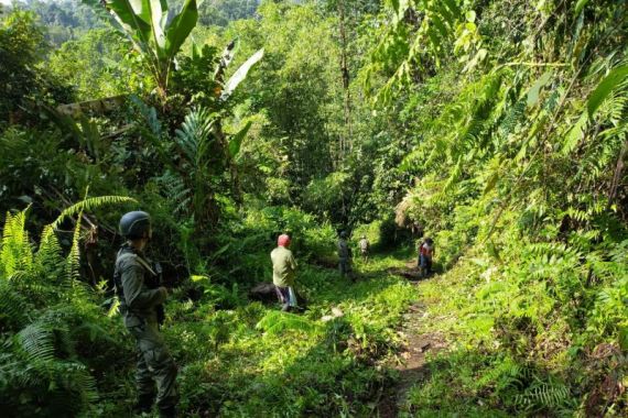 Prajurit TNI dan Polri Kepung Hutan Sigi hingga Lembah Napu Poso - JPNN.COM