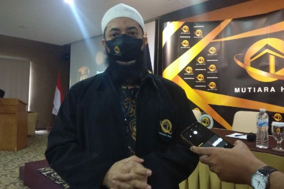 Ustaz Khalid Basalamah Tawarkan Paket Umrah Jujur dan Transparan - JPNN.COM