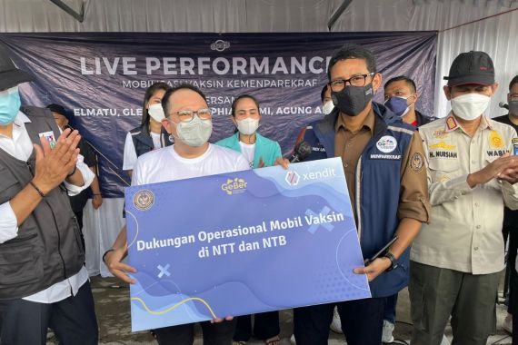 Mobil Vaksinisasi Kemenparekraf Mulai Menjelajah NTB dan NTT - JPNN.COM