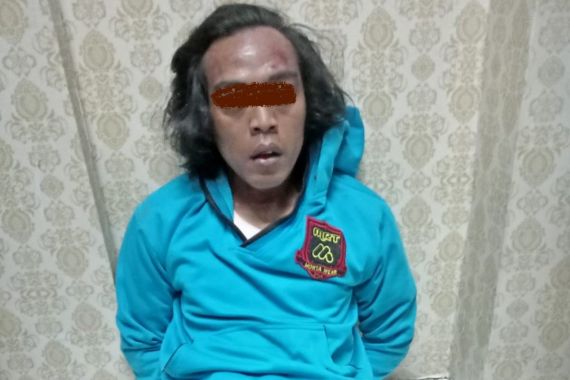 Pria Gondrong Mengamuk di Mapolres Lumajang, Teriak-Teriak Sambil Acungkan Pisau - JPNN.COM