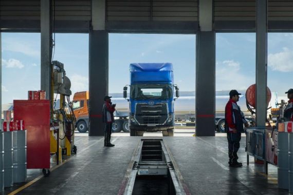 Sambut Euro4 di Indonesia, UD Trucks Siap Hadirkan Truk Baru dengan Teknologi Ini - JPNN.COM