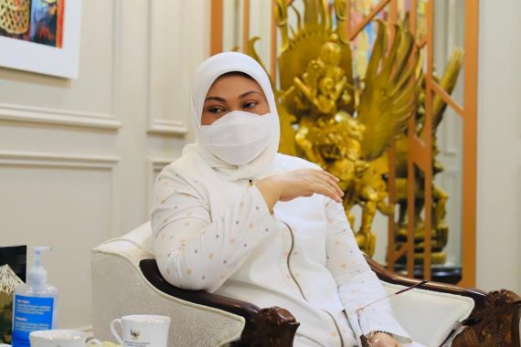 Ida Fauziyah Tenangkan Pegawai Kemnaker yang Panik saat Gempa - JPNN.COM