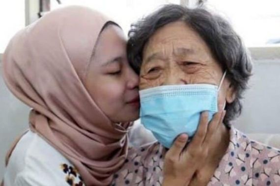 Ditinggal Ibunya di Malaysia, Gadis Berdarah Indonesia Ini Akhirnya Jadi Warga Negara - JPNN.COM