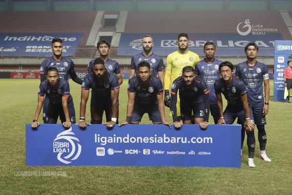 Arema FC vs Borneo FC Imbang 2-2, Singo Edan Selamat - JPNN.COM