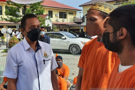 Polda Kalsel Sikat 3 Jaringan Pengedar Narkoba, Sebegini Uang & Sabu-Sabu yang Disita - JPNN.COM