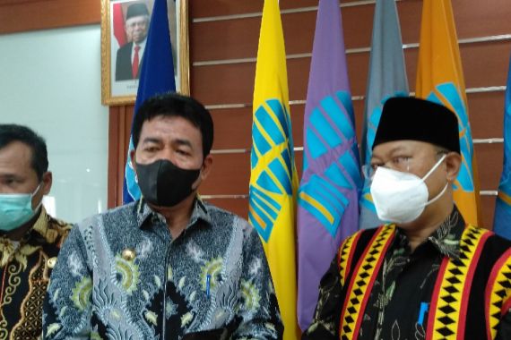 Pak Bupati Kaget dan Kesal Setelah Cek Alokasi Anggaran untuk Gaji PPPK Guru 2021 - JPNN.COM