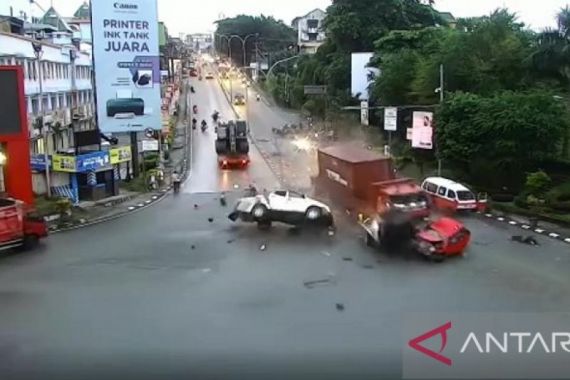 Data Terbaru Korban Kecelakaan di Balikpapan, Wali Kota Rahmad: Kami Sangat Berduka - JPNN.COM