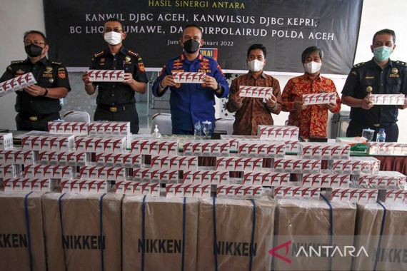 Bea Cukai dan Polri Bergerak, Sikat Penyelundupan Rokok Ilegal Senilai Rp 6,6 Miliar - JPNN.COM