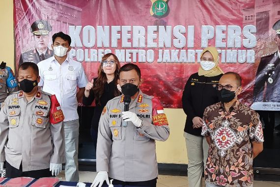 Detik-Detik W Bunuh Istri setelah Berhubungan Badan, Mengerikan - JPNN.COM