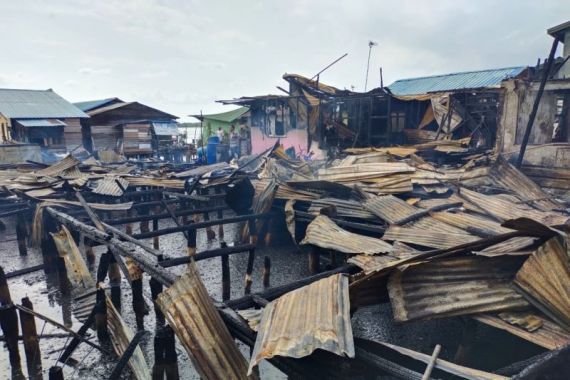 Belasan Warga Pulau Buluh Batam Kehilangan Rumah - JPNN.COM