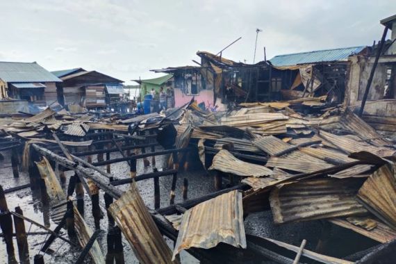 19 Rumah di Pulau Buluh Kota Batam Terbakar - JPNN.COM