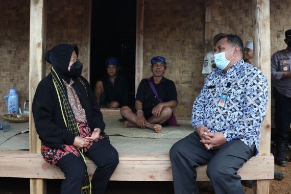 Kemensos Kucurkan Rp 1 Miliar untuk Bangun Rumah Warga Baduy Pasca Kebakaran - JPNN.COM