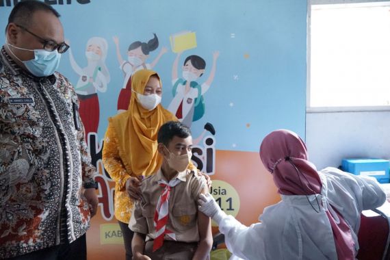Gandeng Susu MilkLife, Pemkab Rembang Menggelar Vaksinasi Anak Usia 6-11 Tahun - JPNN.COM