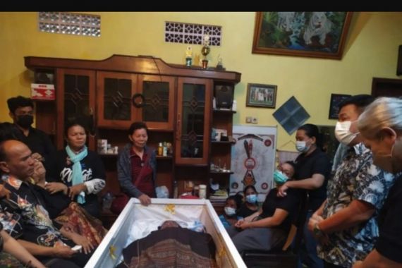 Berita duka, Erfando Ilham Meninggal Dunia, Rektor Ubaya Ungkapkan Sosok Almarhum - JPNN.COM