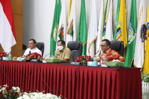 3 Kepala Daerah Terjaring OTT KPK, Mendagri Tito Sangat Prihatin - JPNN.COM