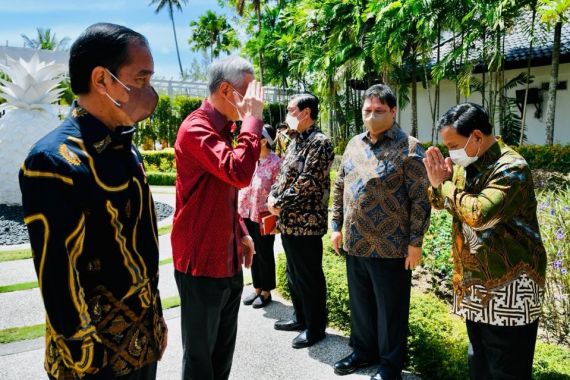 PM Singapura Sampai Hormat Tentara kepada Prabowo, Tetapi ke Luhut Biasa Saja - JPNN.COM