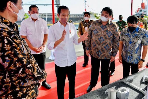 Tegas, Jokowi akan Terus Setop Ekspor Bahan Mentah Apa pun Risikonya  - JPNN.COM